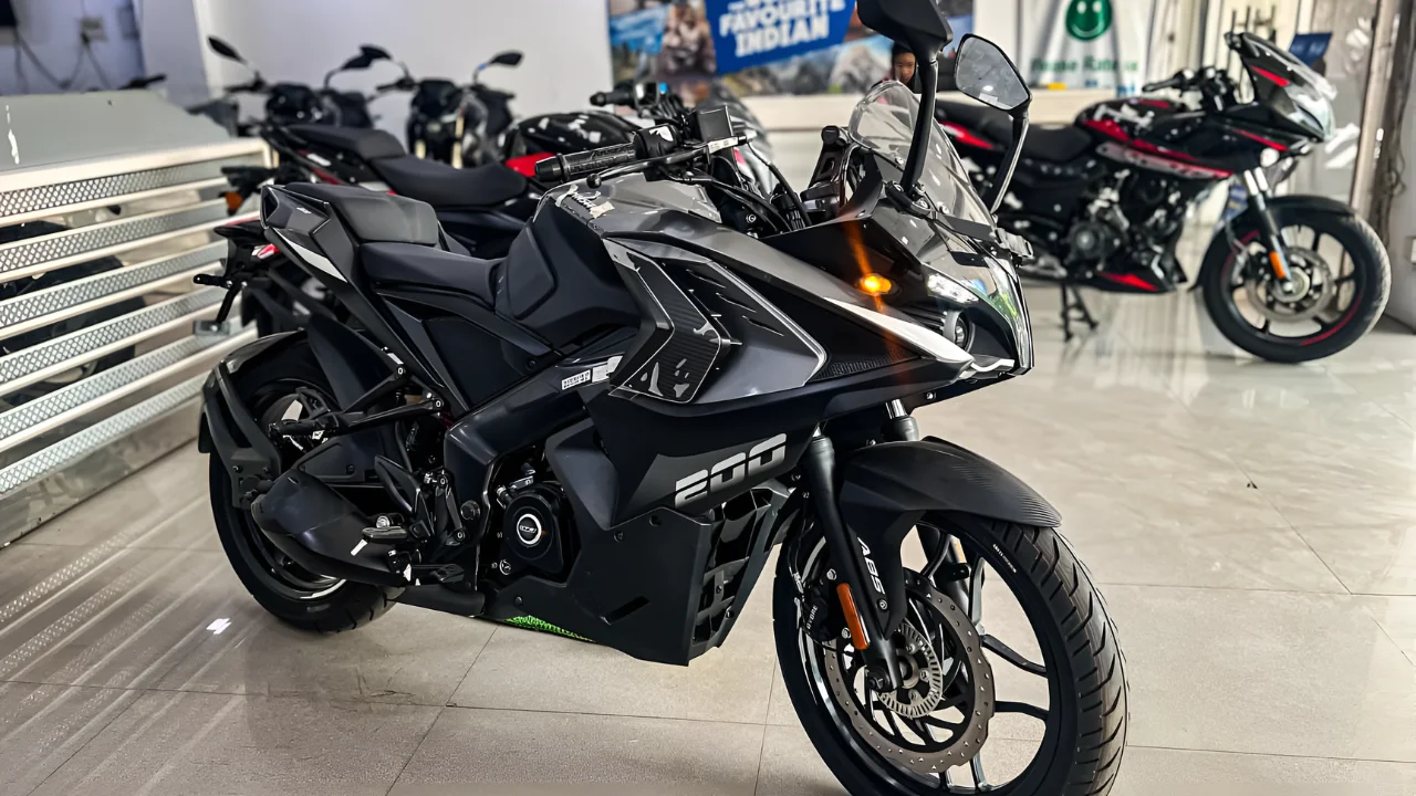 New 2024 Bajaj Pulsar RS 200