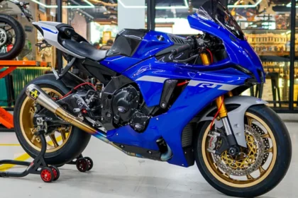 Yamaha YZF R1 इंडियन मार्केट में हुई लॉन्च