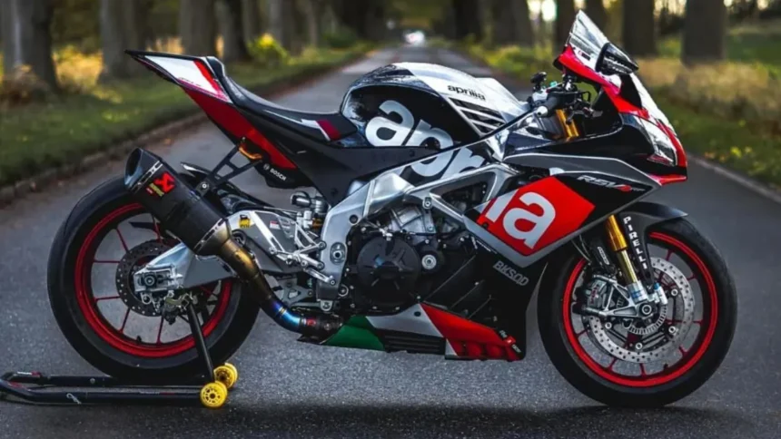 धांसू फीचर्स के साथ आई Aprilia RSV4 स्पोर्ट्स बाइक