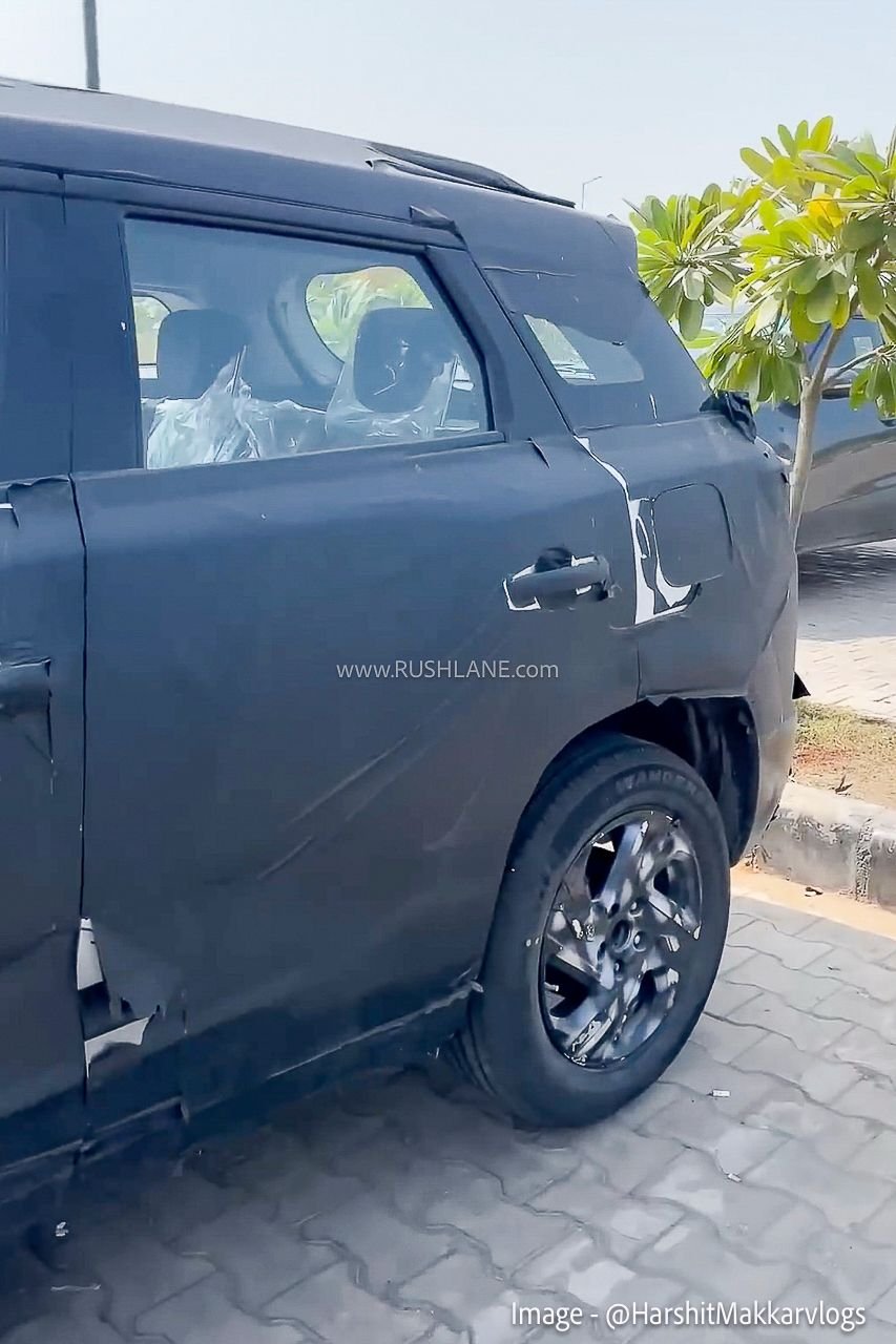 2026 Maruti Brezza spied - 6 speed manual