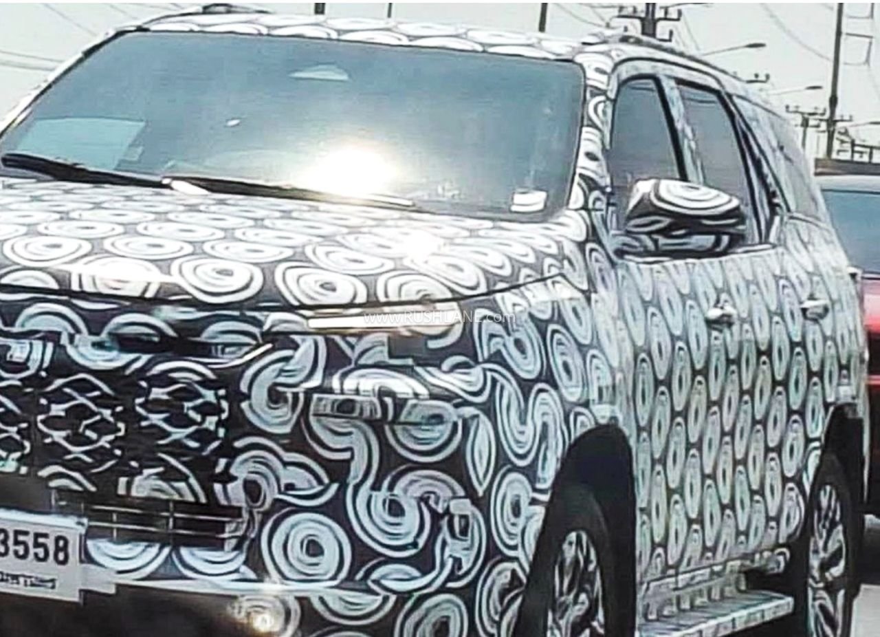 New Toyota Fortuner front spied