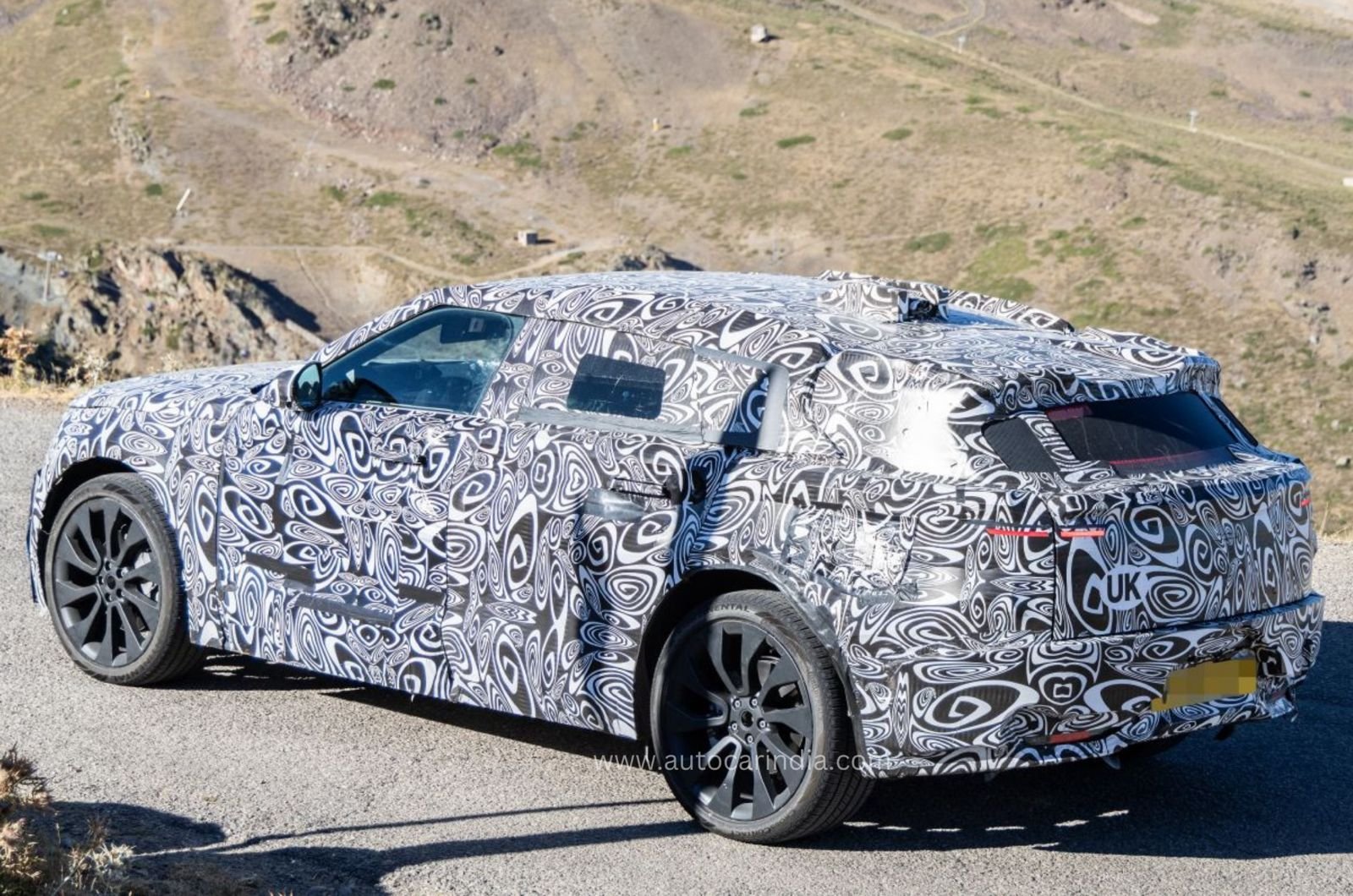 Range Rover Velar EV spied