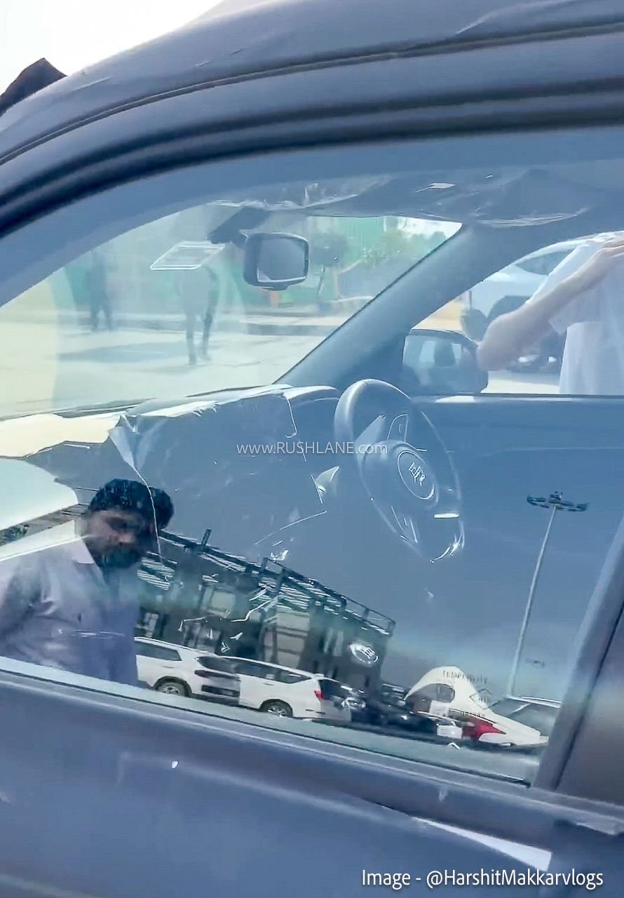 2026 Maruti Brezza spied - 6 speed manual