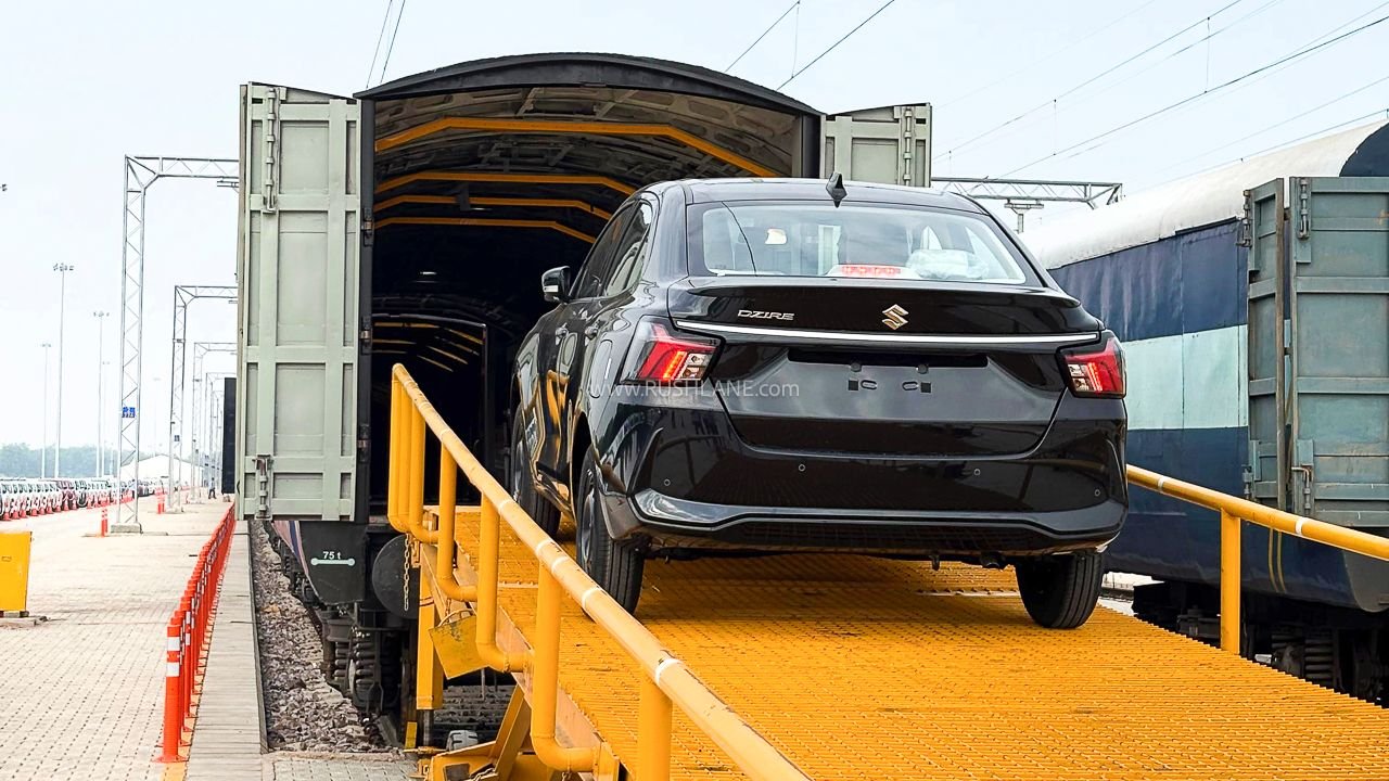 Maruti cars left for Kashmir by rail route