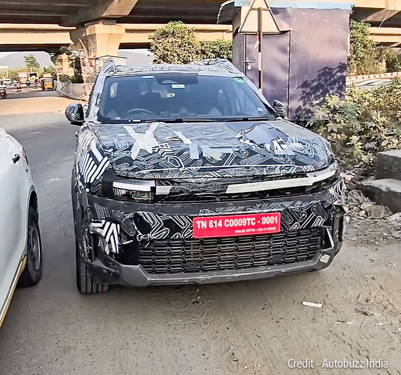 Renault Bigster 7 seater spied