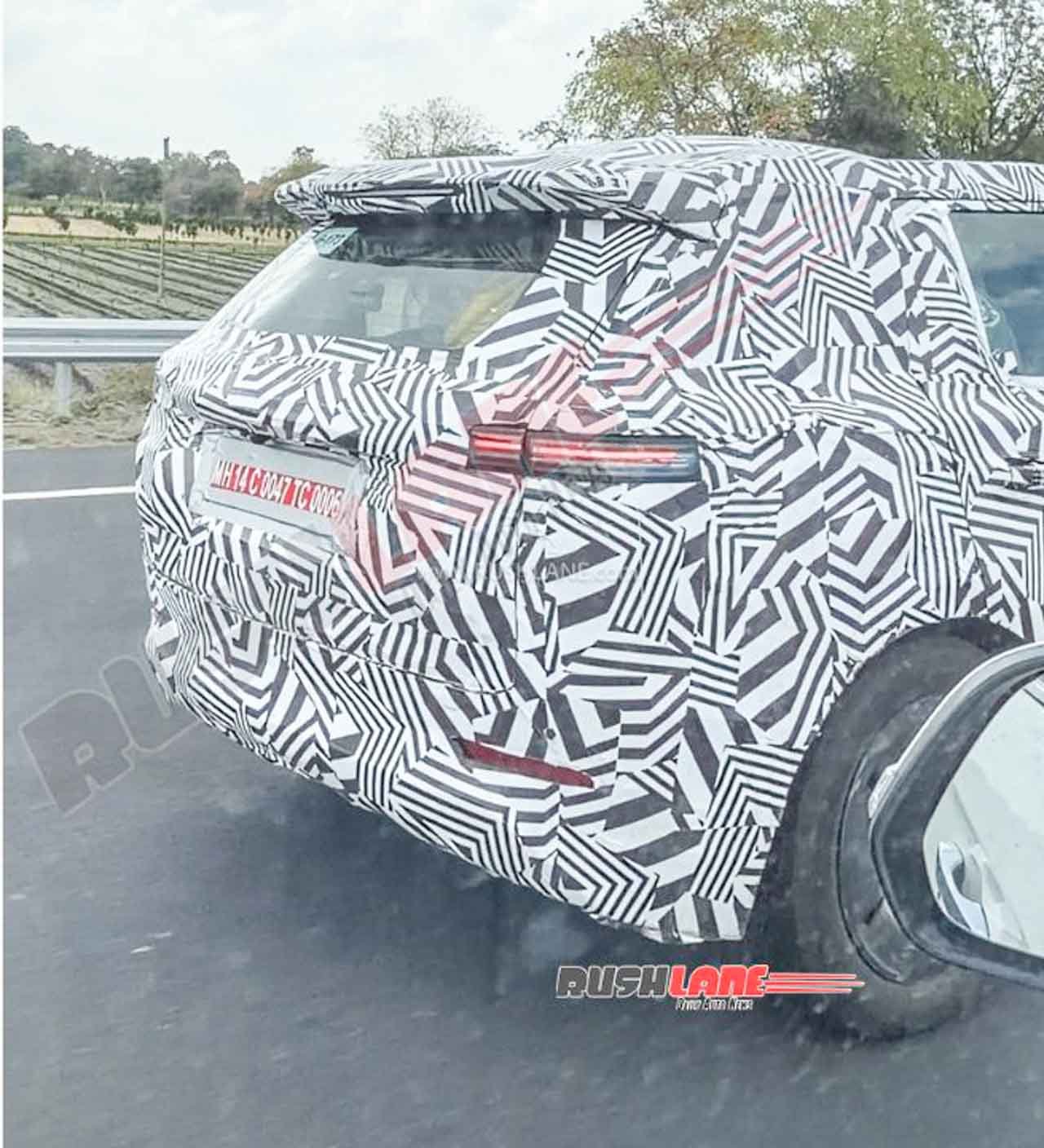 Chery Jaecoo J5 EV spied