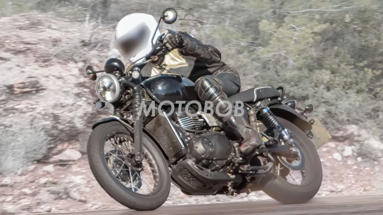 Triumph Bonneville 400 spied testing