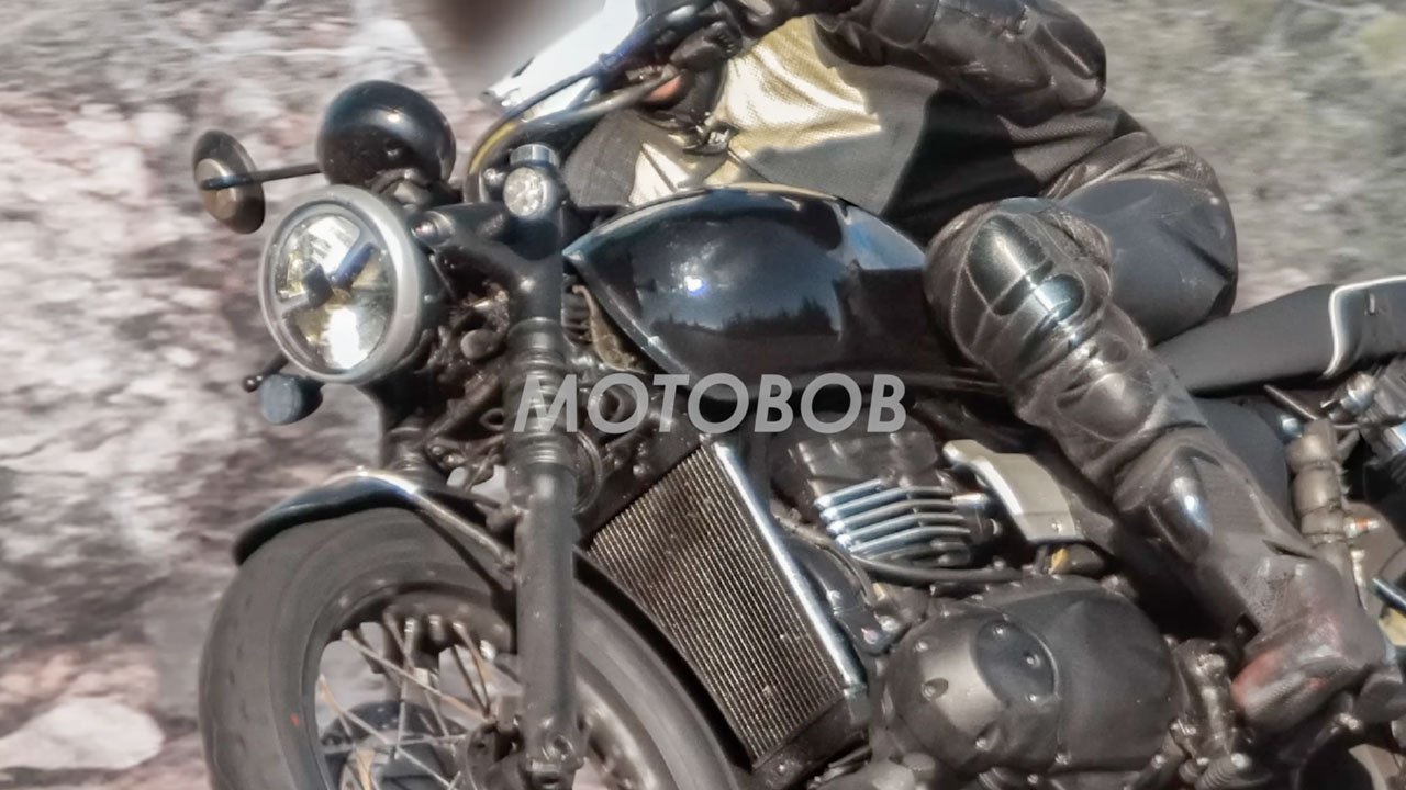 Triumph Bonneville 400 spied testing
