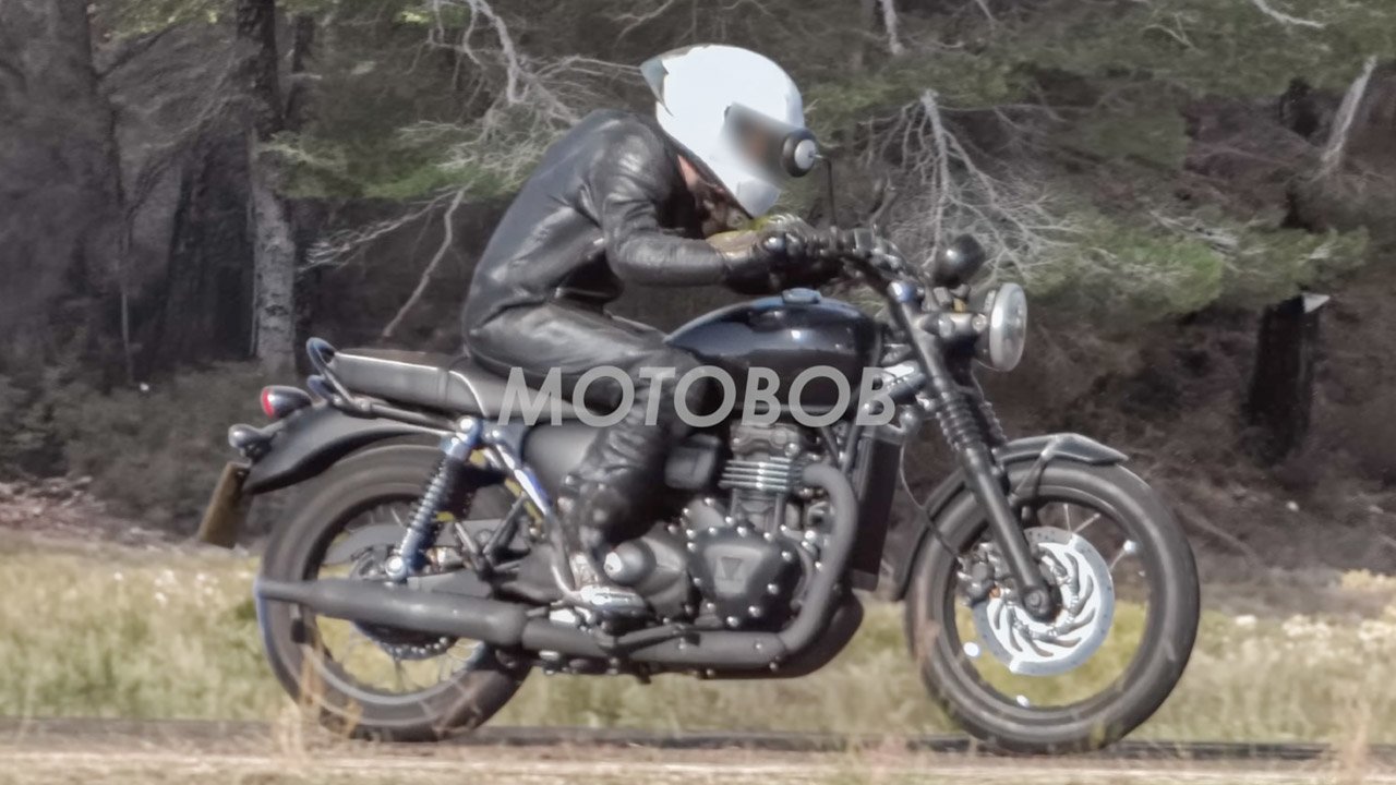 Triumph Bonneville 400 spied testing