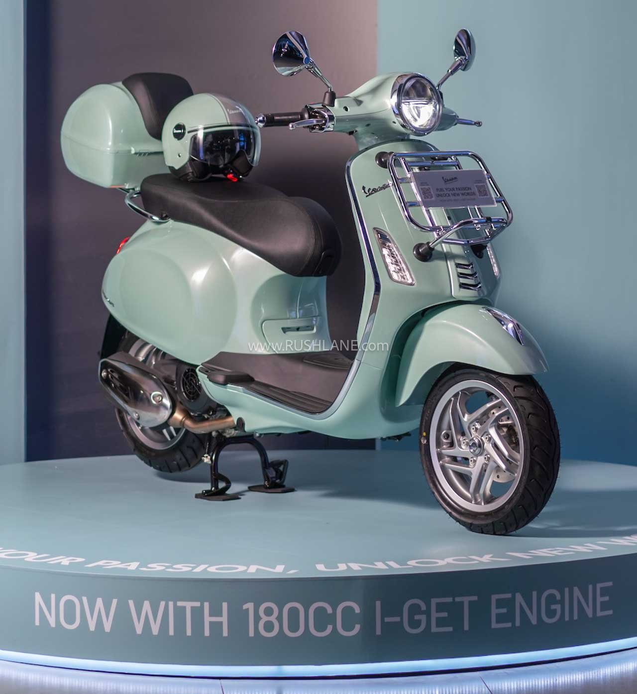 Vespa Primavera 180 with Accessories
