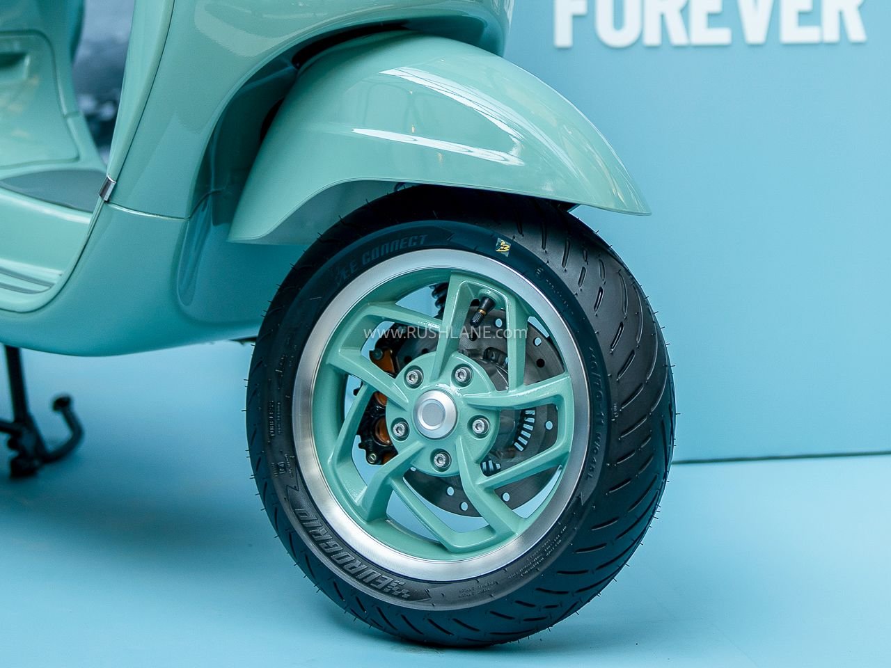 Vespa Tech 80th Special Edition