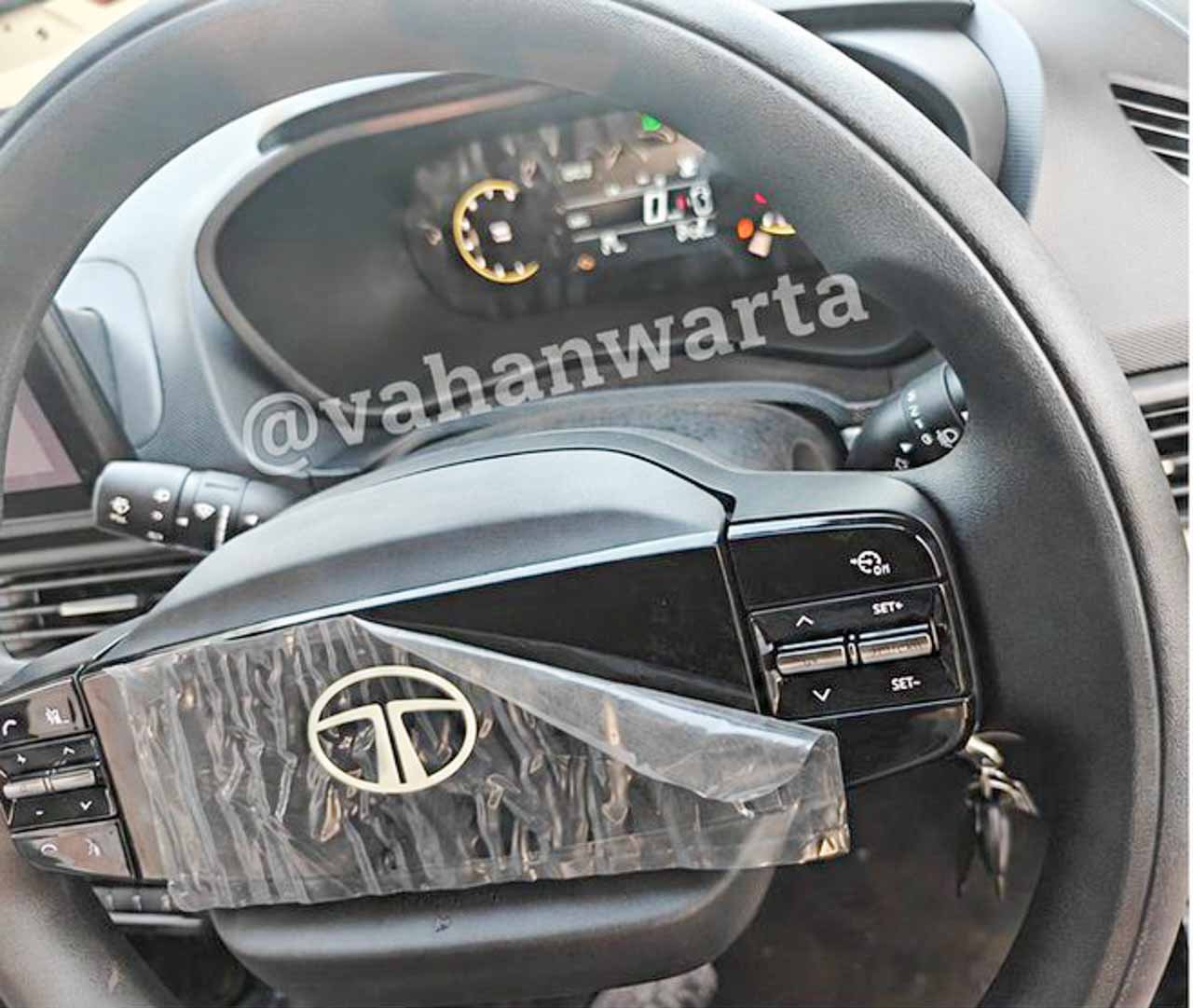 Tata Nexon Pure+ PS interior leaked