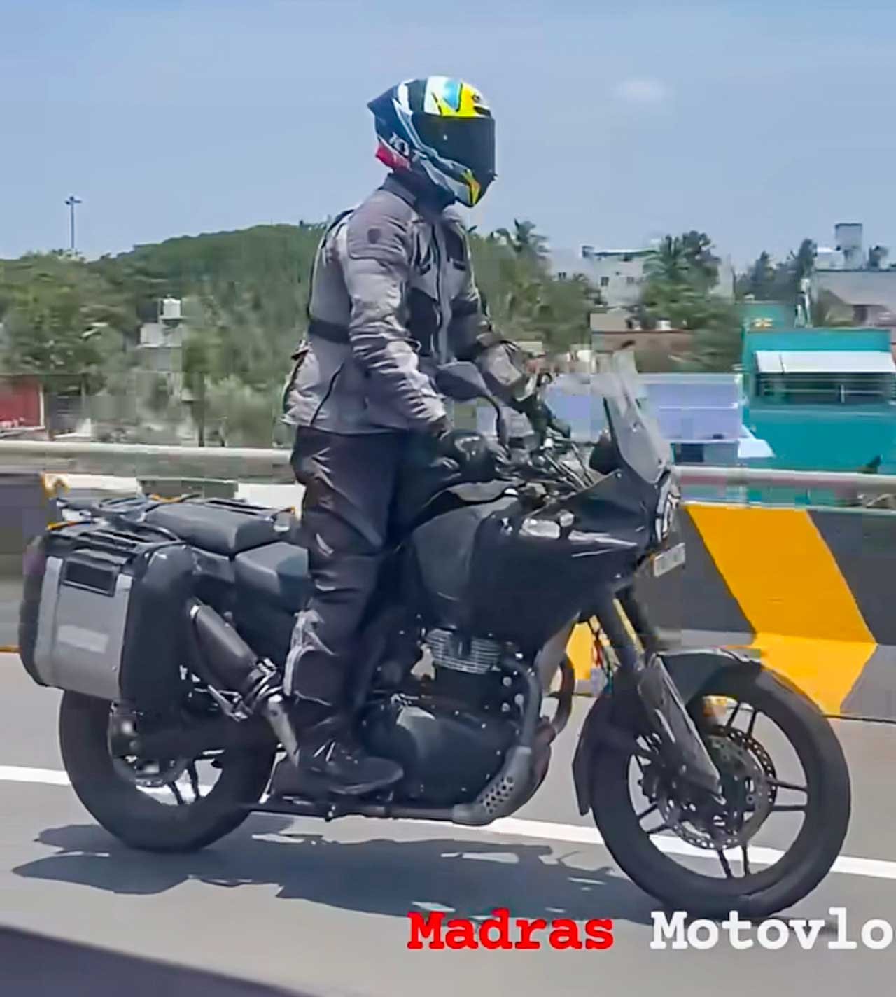 Royal Enfield Himalayan 750 saddle ergonomics