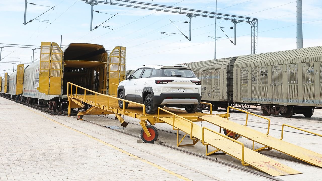 Maruti car dispatch through train