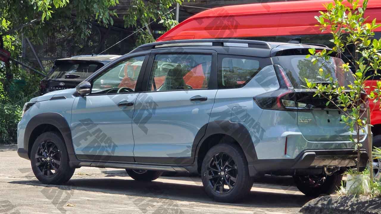 Suzuki XL7 facelift spied
