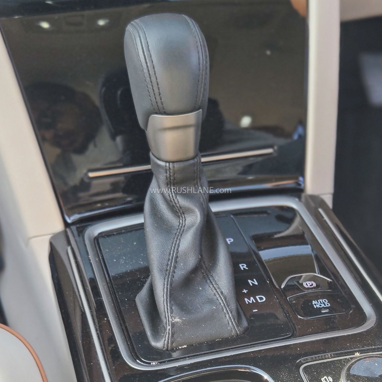 Mahindra XUV7XO