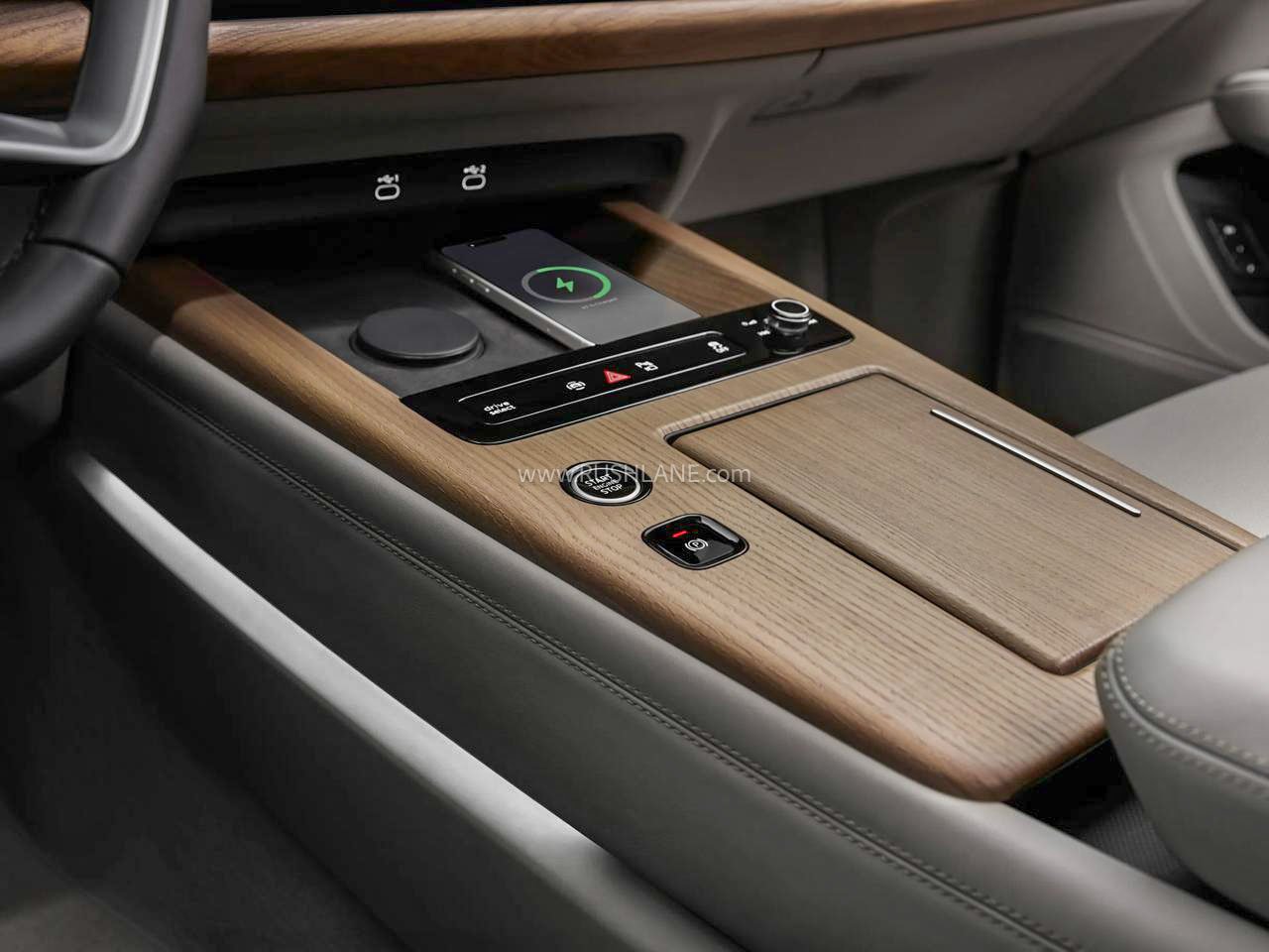 Third generation Audi Q7 interior