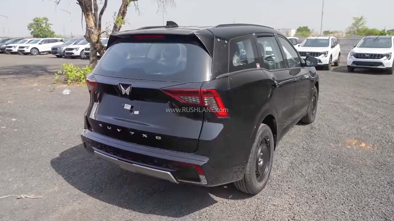 Mahindra XUV7XO Base AX Variant