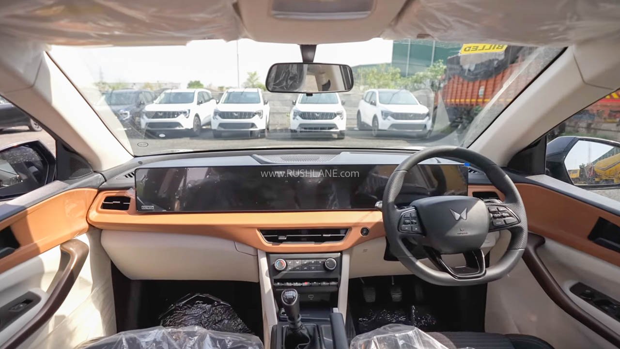Mahindra XUV7XO Base AX Variant