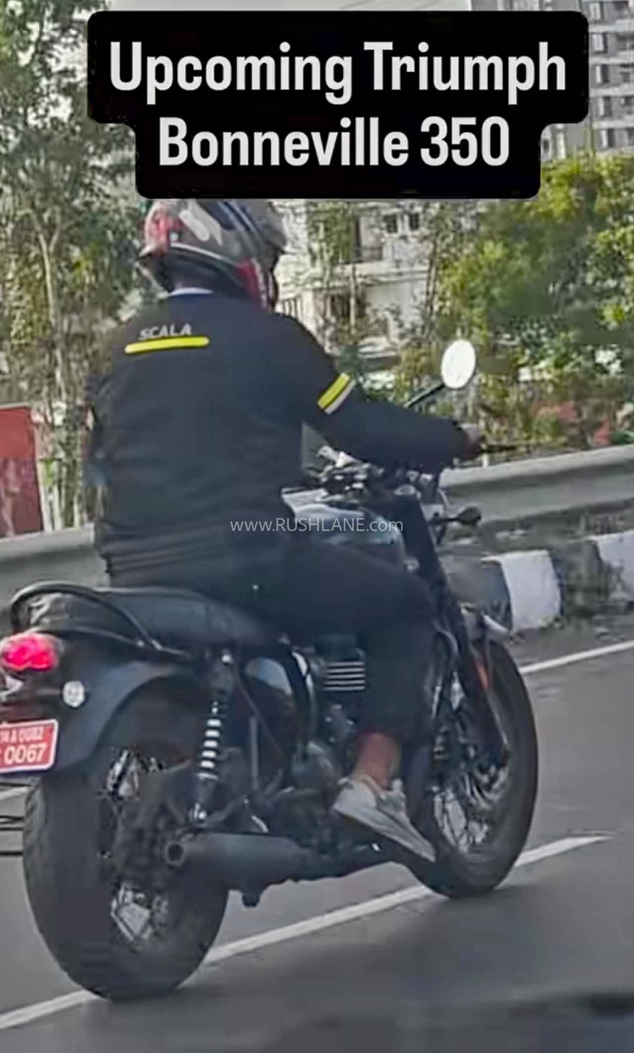 Triumph Bonneville 400 spied