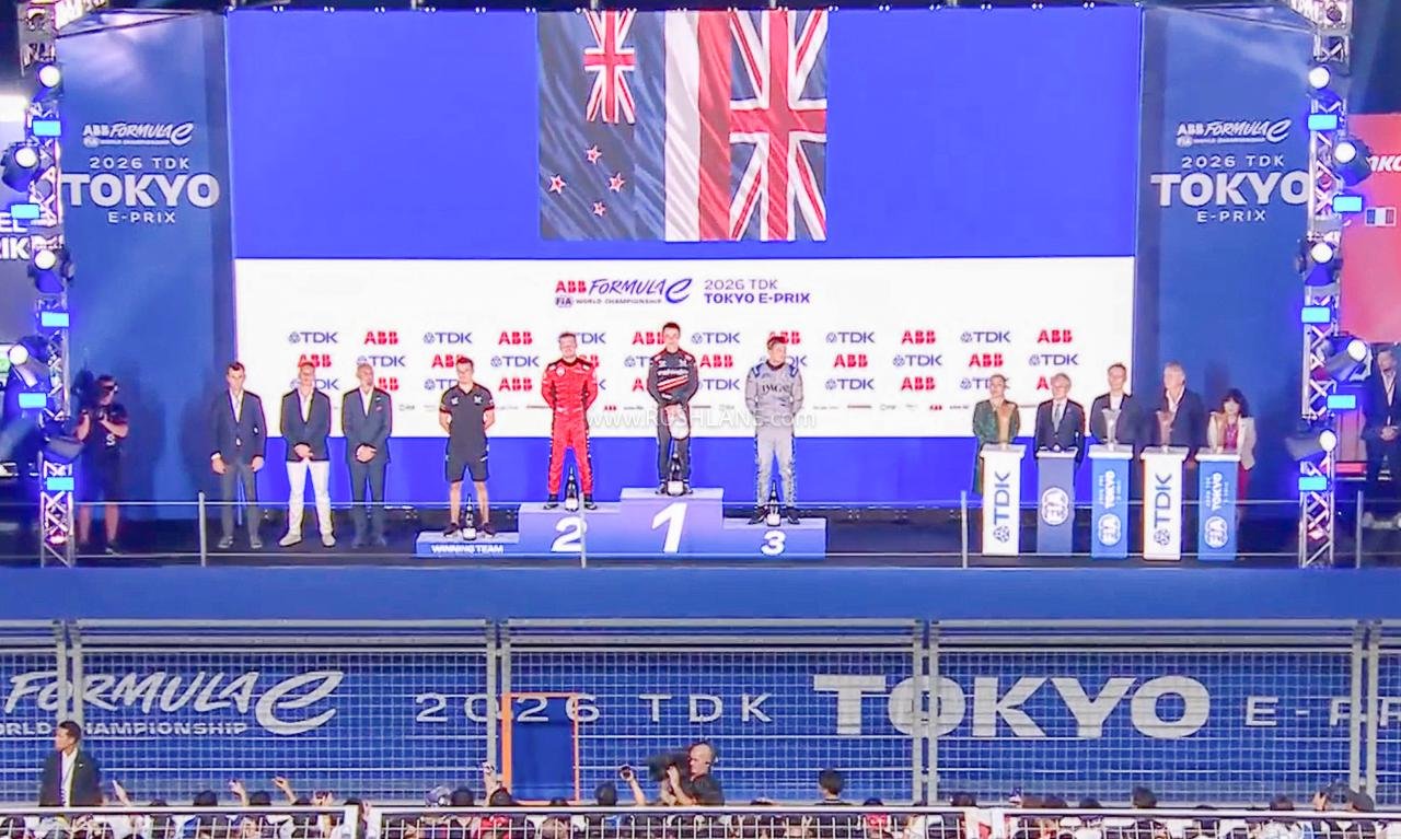 Mahindra Racing's Nick de Vries celebrates victory