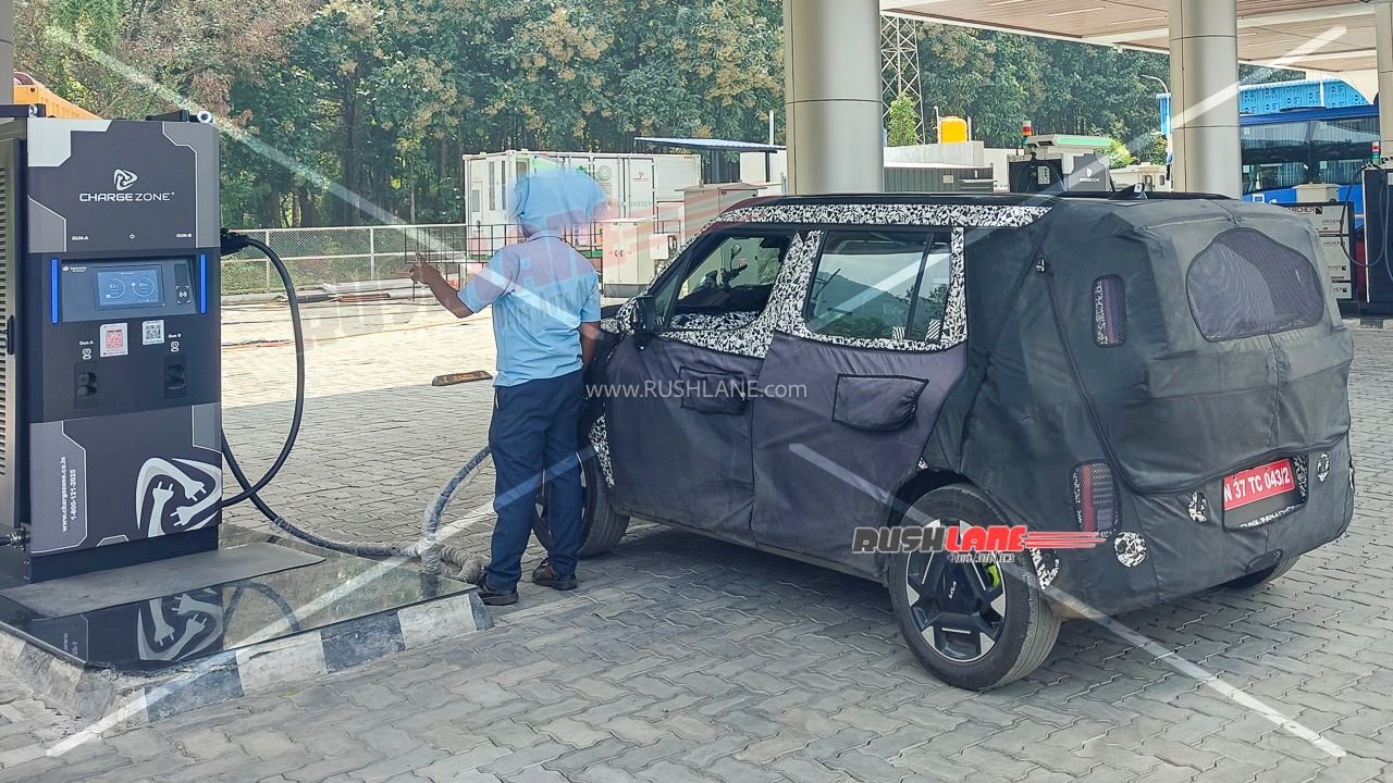 New Kia Ciros EV spotted charging
